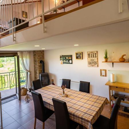 Specious Apartment Manitu In Forest Countryside Fužine Kültér fotó