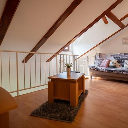 Specious Apartment Manitu In Forest Countryside Fužine Kültér fotó