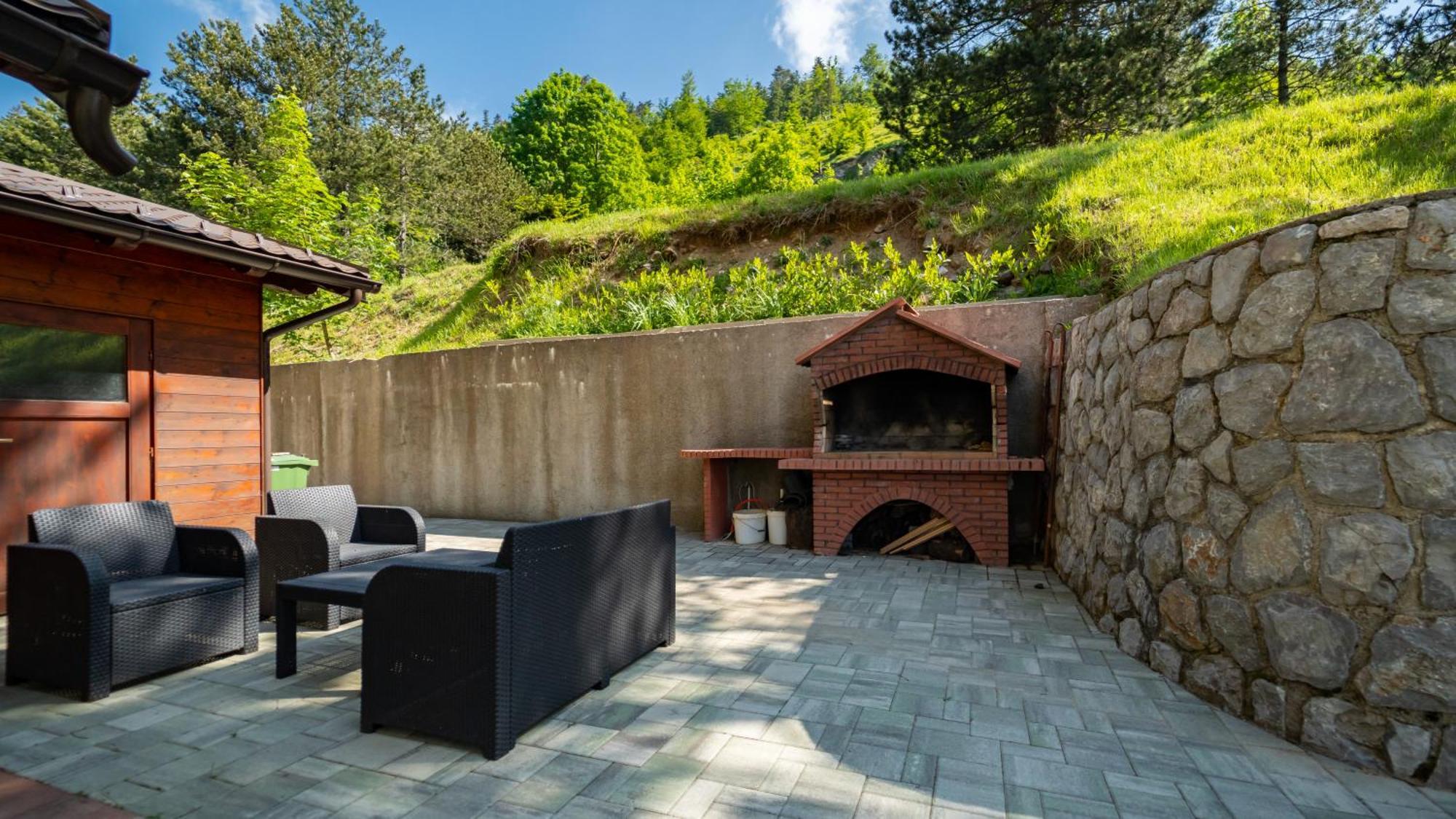 Specious Apartment Manitu In Forest Countryside Fužine Kültér fotó